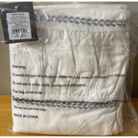 Threshold 064-18-4810 Pieced Pleated Embroidered Shower‎ Curtain White Grey NEW - Picture 3 of 5